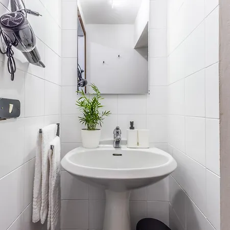 Ottonelli Street Stay- Wifi Fibra Free Tra Storchi & Centro Storico Modena Exterior photo